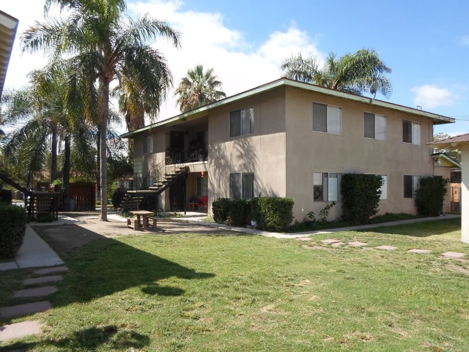 41574-41588 Marine Dr in Hemet, CA - Foto de edificio