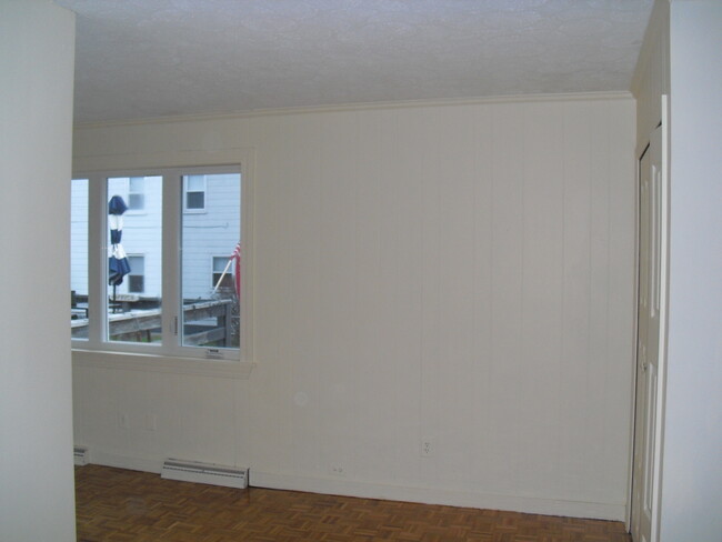 34 Bursley Rd, Unit Rear in Weymouth, MA - Building Photo - Building Photo