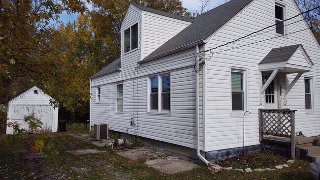 property at 113 Benton St