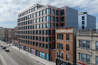 Panorama in Chicago, IL - Building Photo - Building Photo