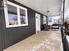 72 Churchill St in St Catharines, ON - Building Photo - Building Photo