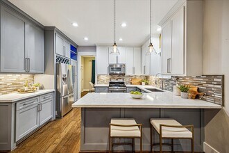 1111 Adele St in Houston, TX - Foto de edificio - Building Photo