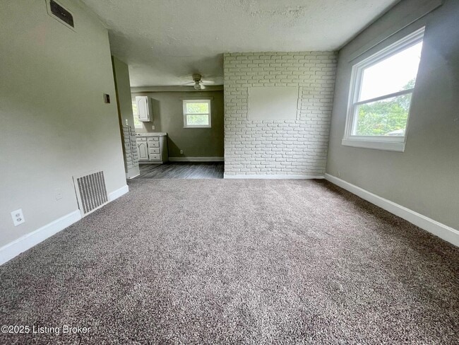 4805 Seville Dr in Louisville, KY - Building Photo - Building Photo
