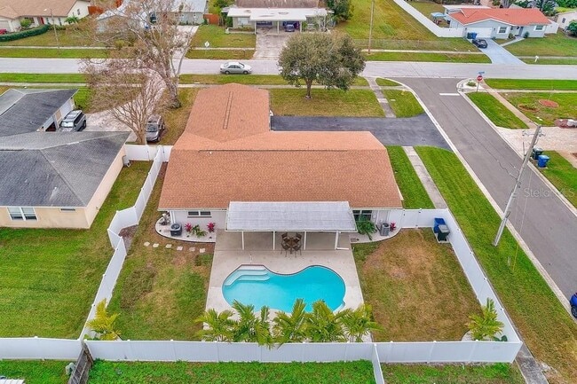 2589 Sunny Breeze Ave in Largo, FL - Building Photo - Building Photo