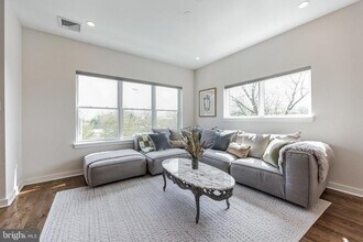 7038 Pipers Glen Wy in Philadelphia, PA - Building Photo - Building Photo