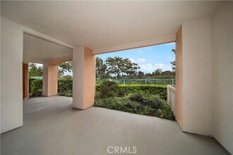 320 Villa Point Dr in Newport Beach, CA - Building Photo - Building Photo