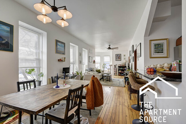 2732 W Chicago Ave in Chicago, IL - Building Photo - Building Photo