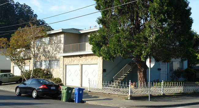 3301 Belmont Ave in El Cerrito, CA - Building Photo - Building Photo