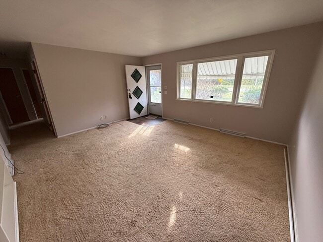 4315 Hopkins Rd in Youngstown, OH - Foto de edificio - Building Photo