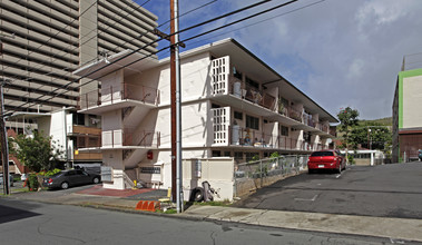 1650 Liholiho St in Honolulu, HI - Building Photo - Building Photo