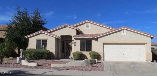 property at 1162 E Springfield Pl