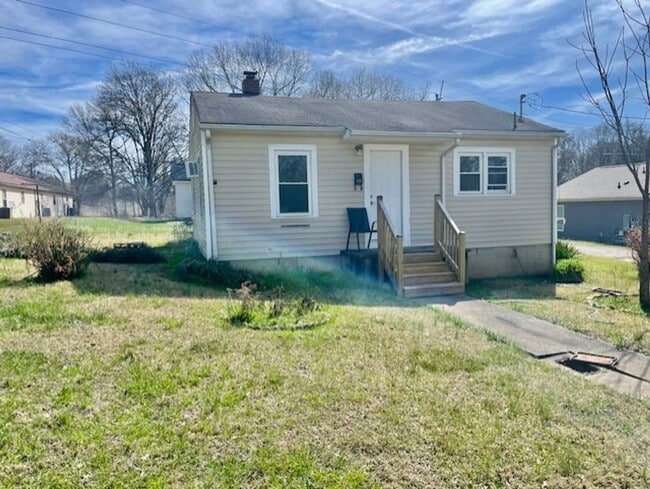 430 S Rhyne St in Dallas, NC - Building Photo - Building Photo
