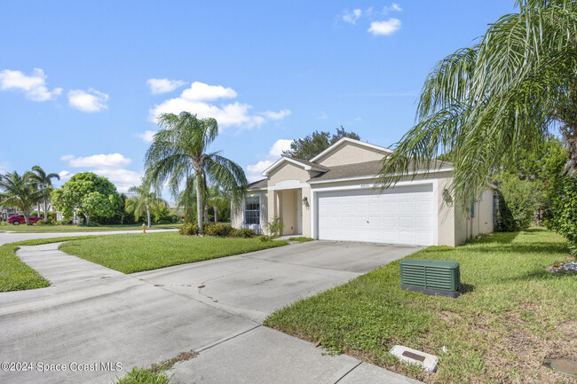 4800 Manchester Dr in Rockledge, FL - Foto de edificio - Building Photo