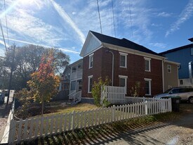 225 Douglas Ave, Unit B in Charlottesville, VA - Building Photo