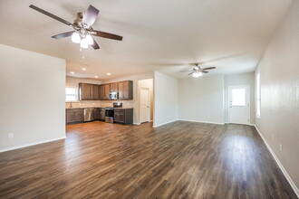 154 Buttercup Bnd in New Braunfels, TX - Building Photo - Building Photo