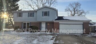 924 E Washington Center Rd in Fort Wayne, IN - Building Photo