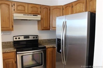 501 SW 1st St-Unit -512 in Miami, FL - Building Photo - Building Photo