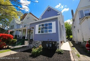 838 S Franklin St, Unit First Floor