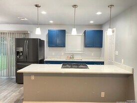 9007 Yett Ave in San Antonio, TX - Building Photo