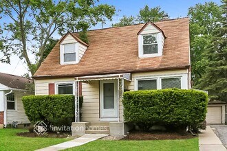 405 W Avery St in Elmhurst, IL - Building Photo - Building Photo