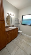 3819 Davis Rd in Lake Worth Beach, FL - Building Photo - Building Photo