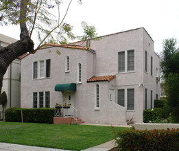 449 N Oakhurst Dr in Beverly Hills, CA - Building Photo - Building Photo