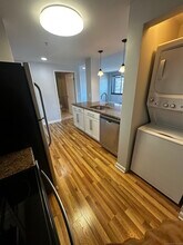 300 Broad St in Stamford, CT - Foto de edificio - Building Photo