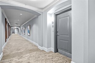 9115 Strada Pl in Naples, FL - Building Photo
