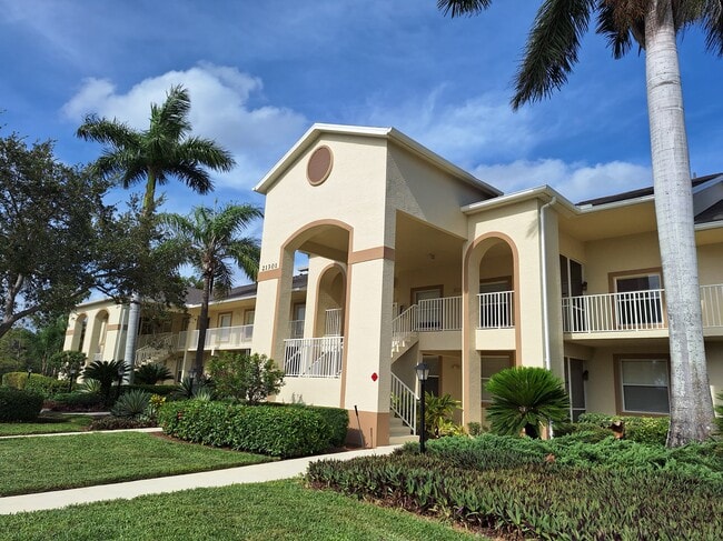 21301 Lancaster Run, Unit 823 in Estero, FL - Building Photo - Building Photo