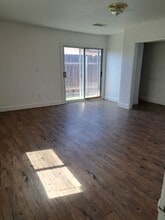 1920 N 11th Ave in Hanford, CA - Building Photo - Building Photo