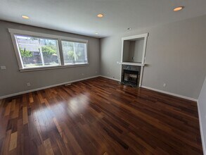 404 Wallace St in Steilacoom, WA - Building Photo - Building Photo