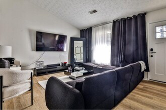 3915 Basil Wy SW in Atlanta, GA - Building Photo - Building Photo