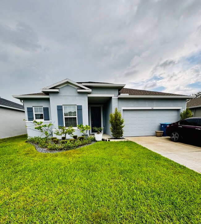 property at 948 Alminar Ave SE