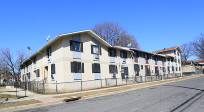 Woodland Terrace in Washington, DC - Building Photo - Building Photo