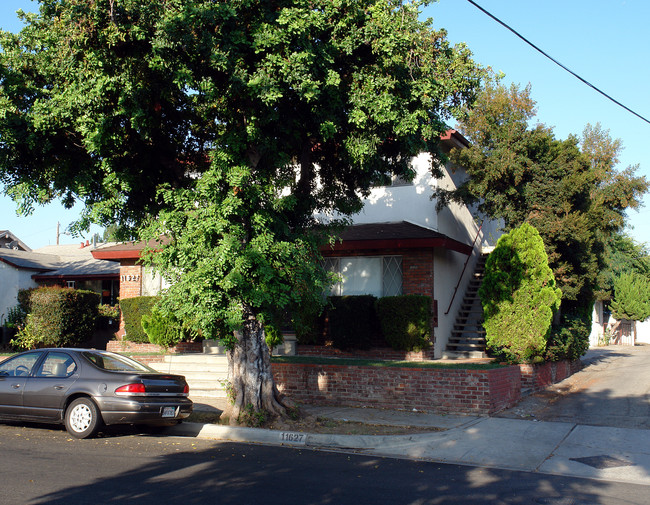 11627 Ramona Ave in Hawthorne, CA - Building Photo - Building Photo