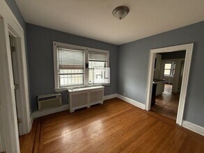 FOREST AVENUE, Unit 2 in Staten Island, NY - Foto de edificio - Building Photo