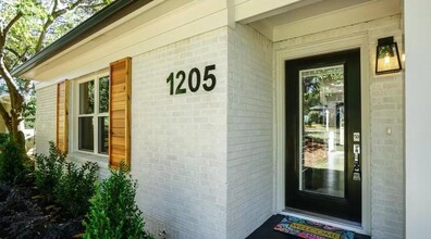 1205 Greenleaf Rd SE in Atlanta, GA - Foto de edificio - Building Photo