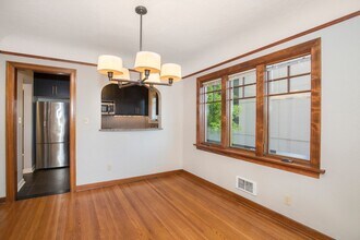1404 10th Ave W in Seattle, WA - Building Photo - Building Photo
