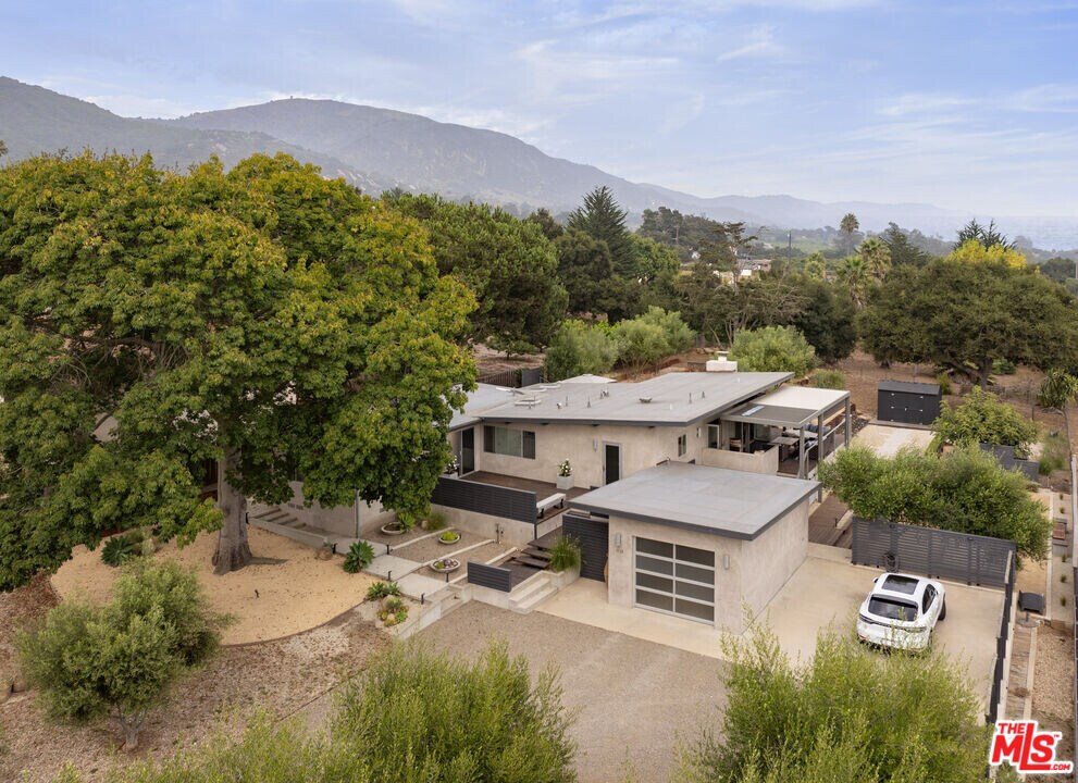 1750 Ocean Oaks Rd in Carpinteria, CA - Building Photo