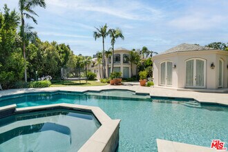 24 Beverly Park Terrace in Beverly Hills, CA - Building Photo - Building Photo