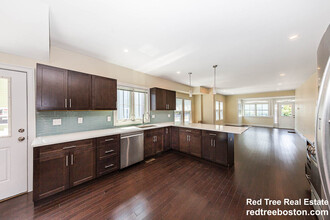 232 Fulton St in Medford, MA - Foto de edificio - Building Photo