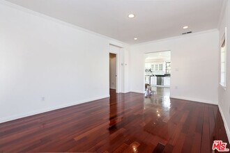 252 Hampton Dr in Los Angeles, CA - Building Photo - Building Photo