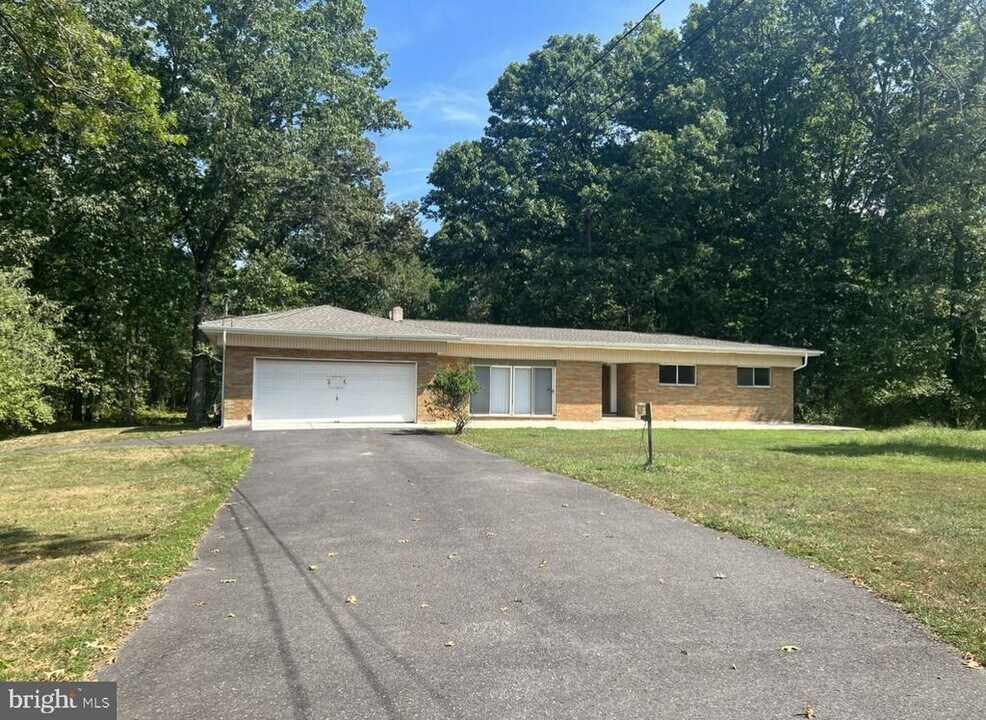 1296 Janvier Rd in Monroe, NJ - Building Photo