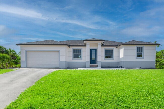 15245 Brainbridge Cir in Port Charlotte, FL - Building Photo - Building Photo