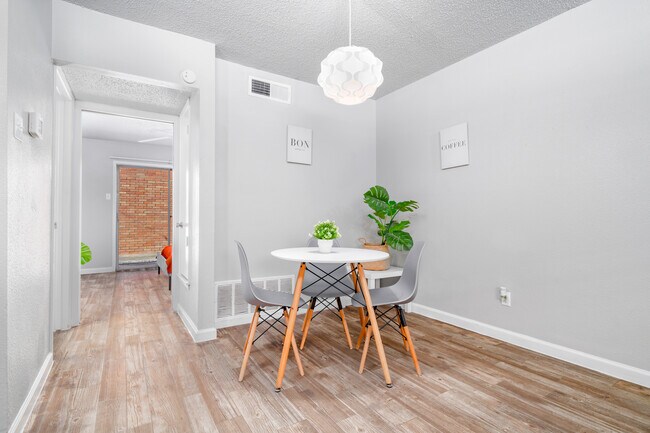 The Howard in San Antonio, TX - Foto de edificio - Building Photo