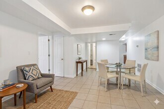 407 Lebaum St SE in Washington, DC - Foto de edificio - Building Photo