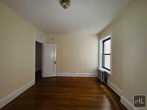 WEST 204 STREET in New York, NY - Building Photo - Building Photo