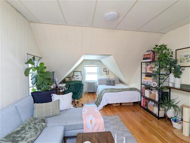 10 Mossland St, Unit 3 in Somerville, MA - Building Photo - Building Photo
