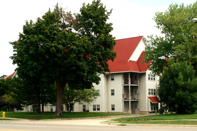 Court Street Village - Independent Living 55+ in Flint, MI - Building Photo - Building Photo