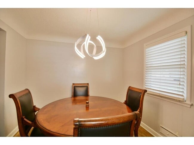 property at 3031 Queen Ave N